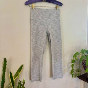 Lululemon Wunder Under Capri Leggings – Heathered Light Gray, Size 6